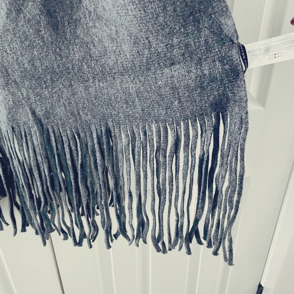 Lucky Brand Wide Fringe Solid Brushed Scarf (Charcoal Grey) - Picture 5 of 7